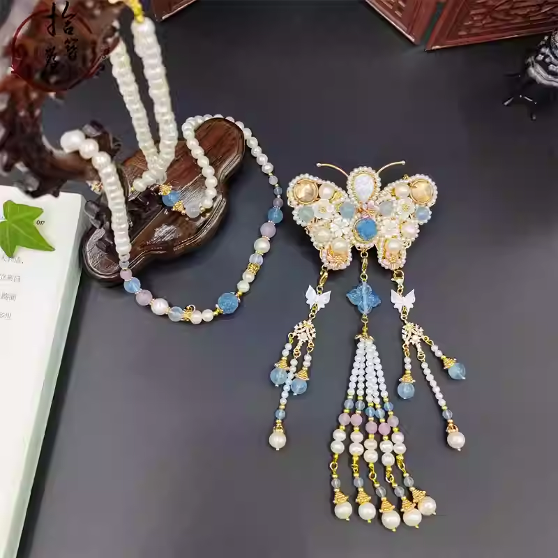 sapphire pearl sweater chain